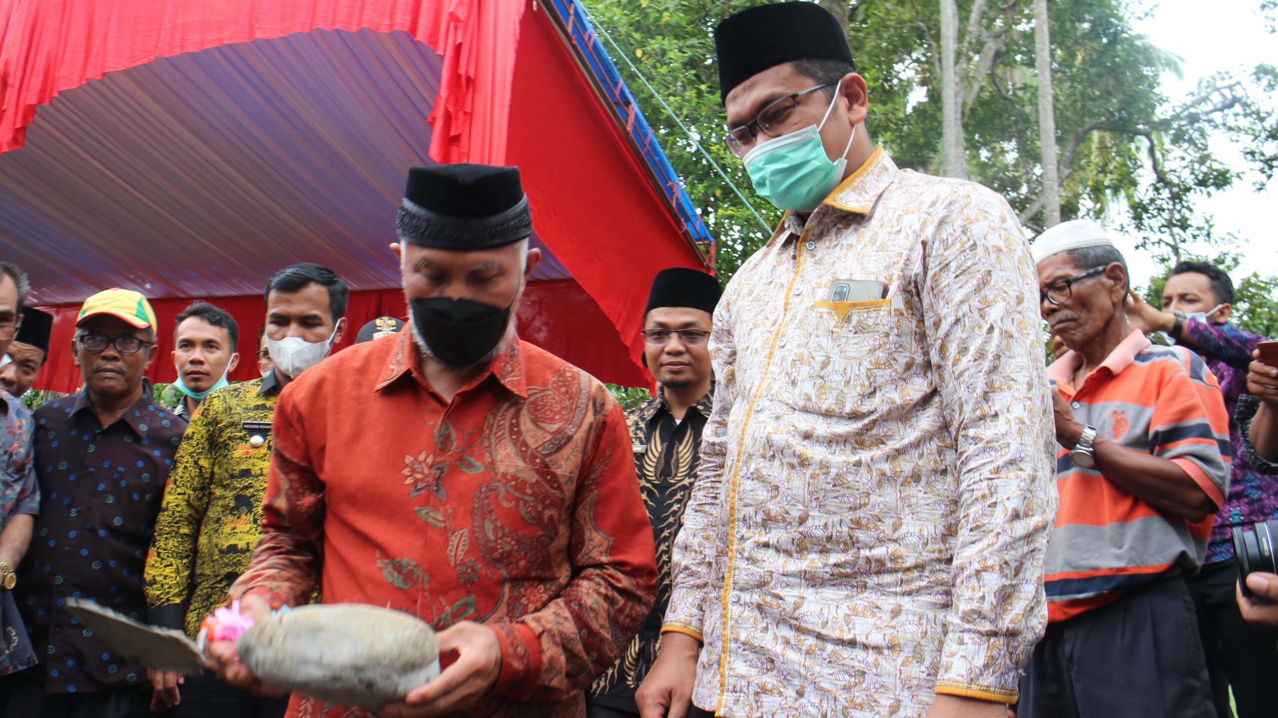 IMG_2687 IMG 2687 scaled Peletakan Batu Pertama Gedung SDIT Izzatul Qur'an Oleh Gubernur Sumbar, Ini Pesannya