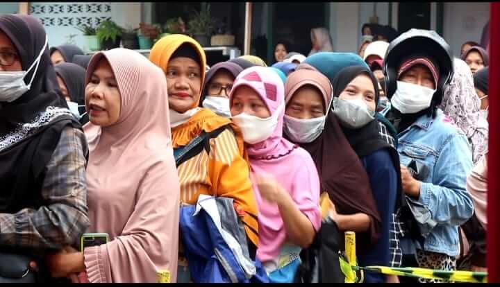 IMG 20220124 WA0000 Minyak Goreng Murah Diburu Warga Koto XI Tarusan, Segini Harganya