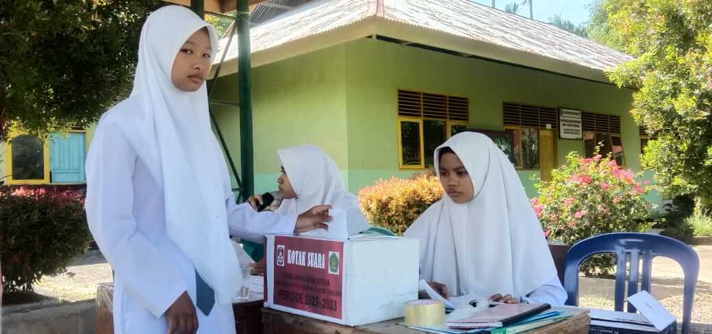 IMG-20220208-WA0001 IMG 20220208 WA0001 Belajar Demokrasi, Pemilihan Ketua Osis MA Yapem Tarusan Seperti Pemilu