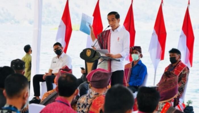Presiden Jokowi IMG 20220203 195024 Presiden Jokowi Serahkan SK Hutan Sosial Sumbar Seluas 9.033 Hektar