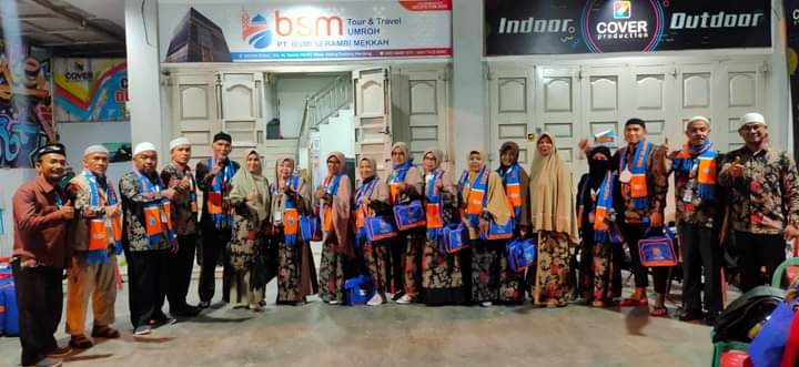 FB IMG 1649168907466 23 Warga Padang Panjang Berangkat Umrah