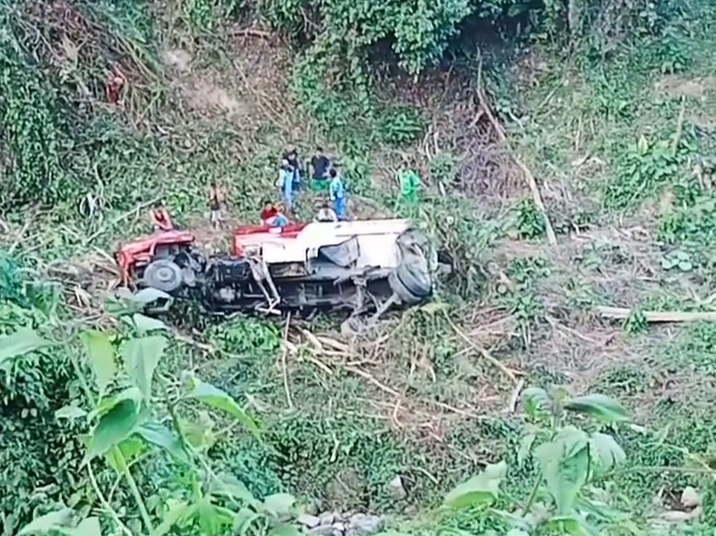 IMG_20220514_190434 IMG 20220514 190434 Diduga Rem Blong, Truk Tangki Bermuatan Pertalite Masuk Jurang di Bukit Pulai