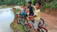 IMG 20220615 WA0005 Anak Sekolah di Dusun Induring Nagari IV Koto Hilie Harapkan Jalan Terban yang Semakin Parah Segera Diperbaiki