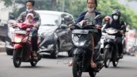 Larangan sendal jepit Larangan Menggunakan Sandal Jepit 14062022 Bal 5 Polisi Soroti Pengendara Sepeda Motor Pakai Sandal Jepit, Apakah Bakal Ditilang?