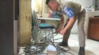 IMG 20220727 193841 Satpol PP Padang Temukan Aliran Listrik Ilegal di Pantai Cimpago