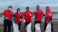 Gerakan bersih-bersih pantai