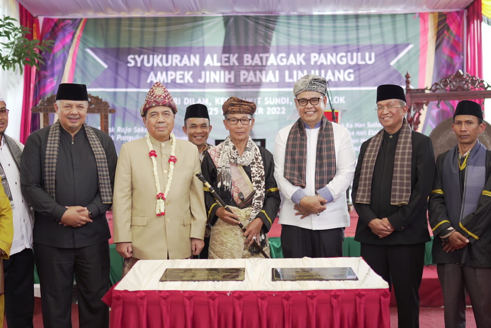 IMG-20221225-WA0009 IMG 20221225 WA0009 Ketua MA dan Bupati Solok Ikuti Syukuran Alek Batagak Panghulu Ampek Jinih Panai Linjuang Nagari Dilam