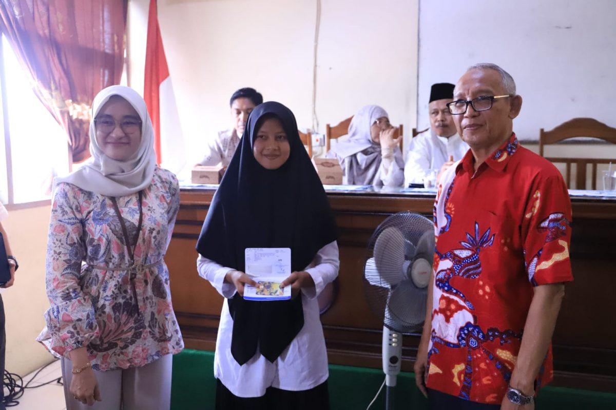 IMG-20221230-WA0001 IMG 20221230 WA0001 78 Mahasiswa UMMY Solok Terima KIP Kuliah