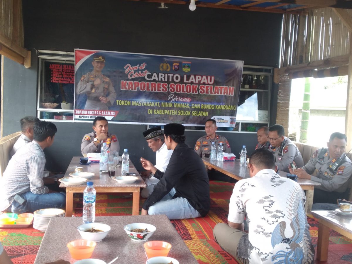 WhatsApp Image 2023 01 06 at 11.05.45 Jumat Curhat dan Carito Lapau Kapolres Solok Selatan Ngopi Pagi Bersama Niniak Mamak Lubuk Gadang