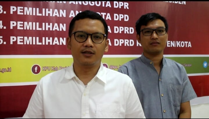 WhatsApp Image 2023 01 20 at 22.39.19 546 Anggota PPS Terpilih di Pessel Diumumkan, Ketua KPU Epaldi Bahar Pastikan Proses Seleksi Sesuai Ketentuan