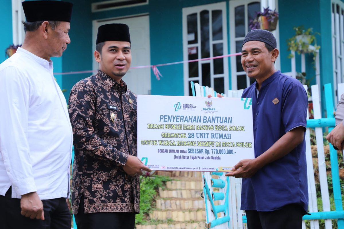 IMG 20230309 WA0001 Selesai Dibedah Baznas Kota Solok, 28 Unit Rumah Diserahkan Kepada Pemilik