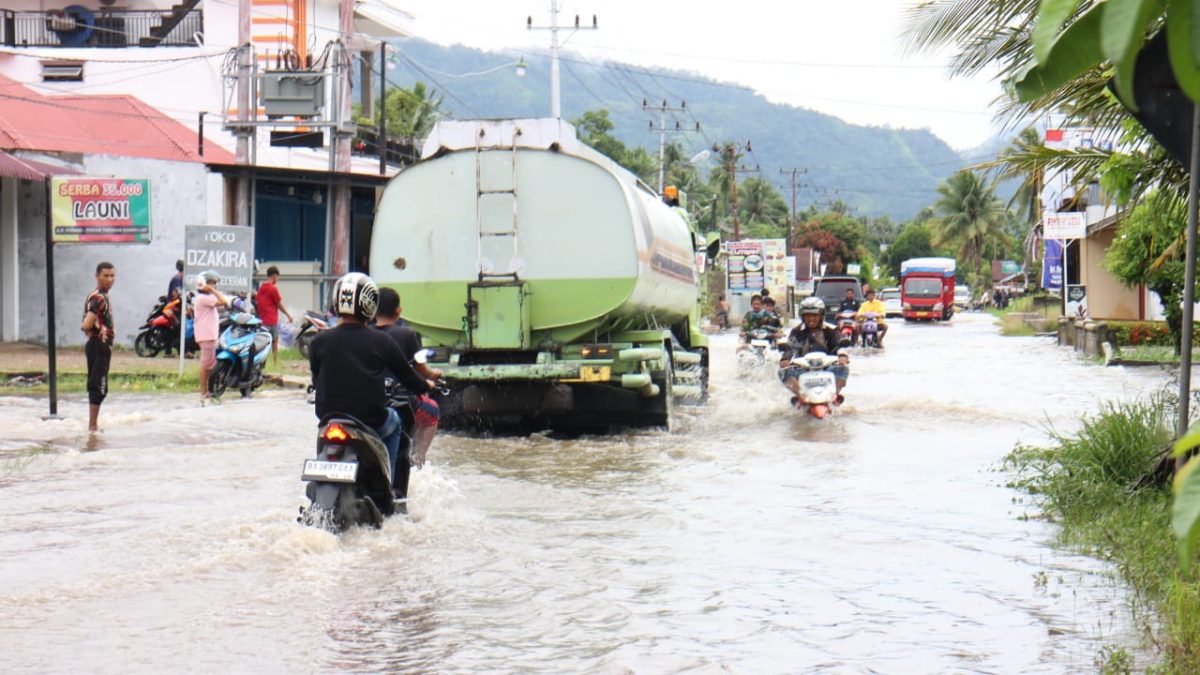 IMG 20230507 WA0003 Diguyur Hujan Deras, Sejumlah Kecamatan di Pesisir Selatan Terendam Banjir