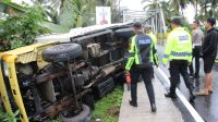 IMG 20230508 WA0000 Mobil Truk Muatan Semangka Terbalik di Pesisir Selatan, Begini Kondisinya