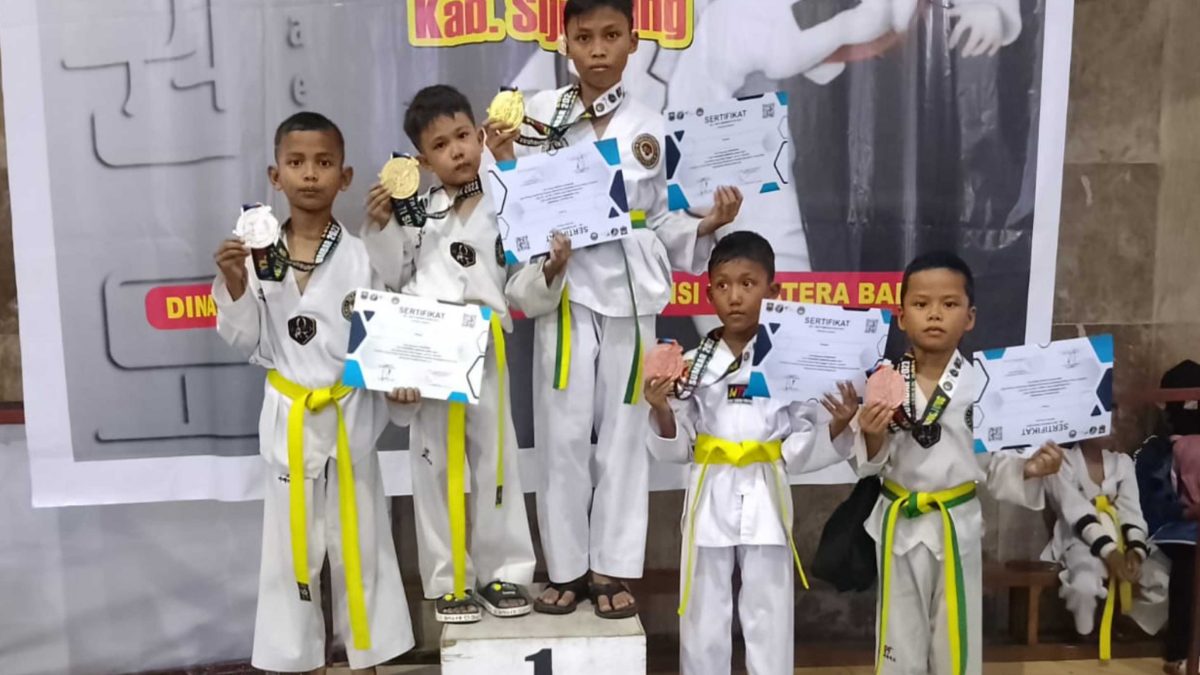 IMG_20230724_144452 IMG 20230724 144452 Camat Ranah Pesisir Beri Apresiasi 5 Atlet Berprestasi di Kejurprov Taekwondo se-Sumbar