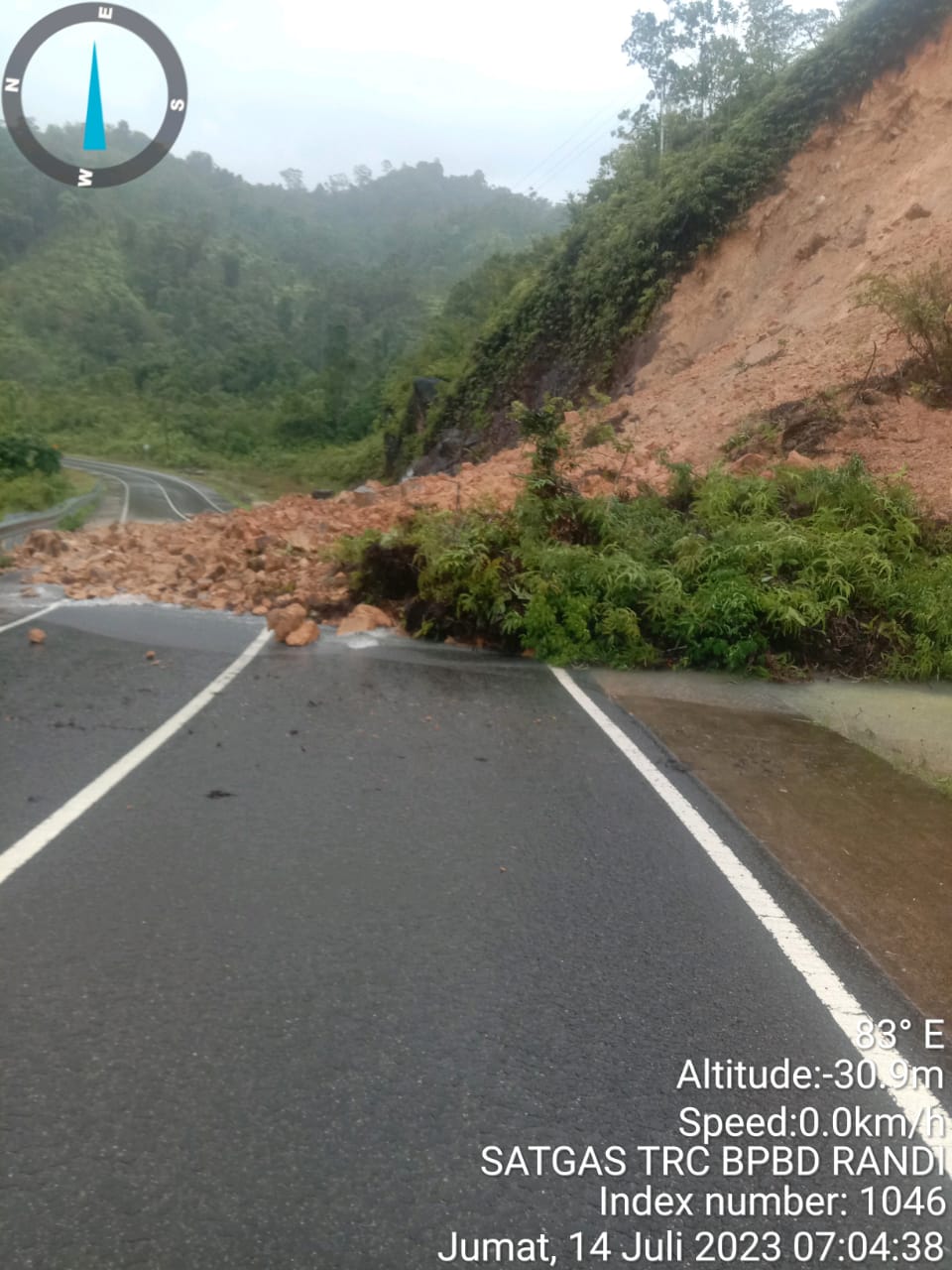 WhatsApp_Image_2023-07-14_at_08_40_08 WhatsApp Image 2023 07 14 at 08 40 08 Banjir dan Longsor Landa Kecamatan Koto XI Tarusan