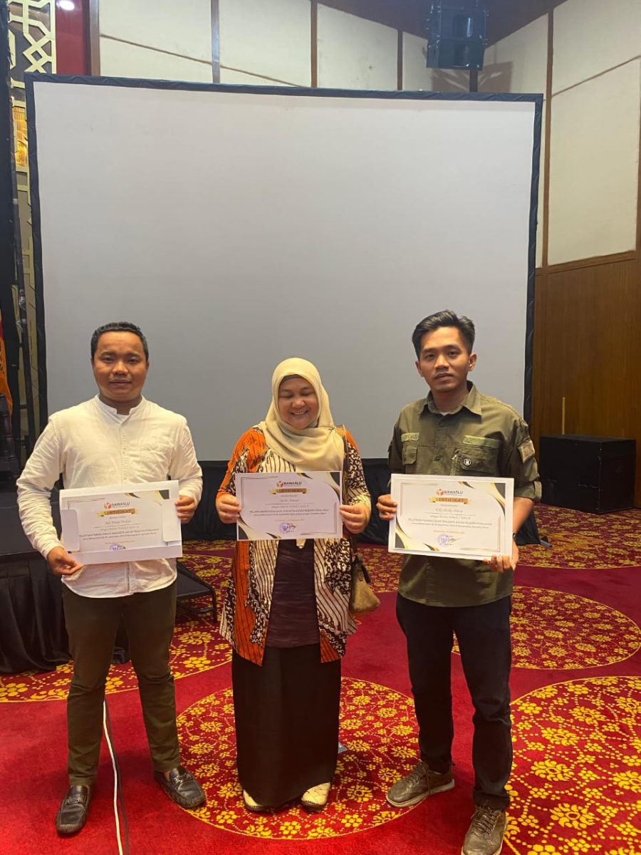 1000054021 Sukses Gelar Pelatihan PSAP, Bawaslu Sumbar Berikan Penghargaan Peserta Terbaik untuk Panwaslu Kecamatan Pesisir Selatan 