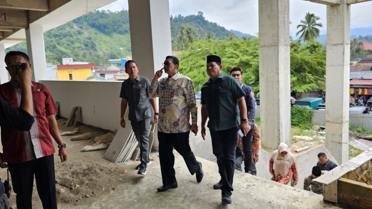 IMG-20250320-WA0042 IMG 20250320 WA0042 Pemkab Pesisir Selatan Pastikan Lanjutan Pembangunan Pasar Inpres Painan