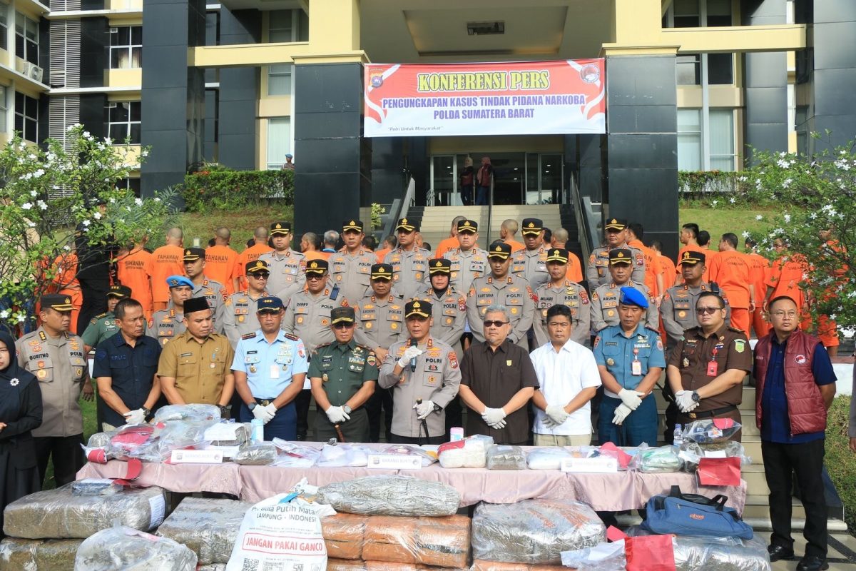 image Polda Sumbar Berhasil Ungkap 335 Kasus Narkoba Januari–April 2025, Total 436 Tersangka Diamankan