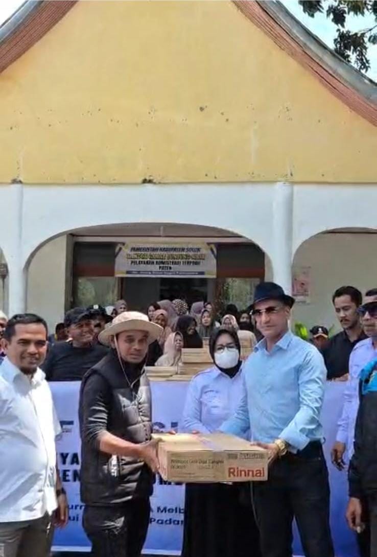 IMG-20260119-WA0008 IMG 20260119 WA0008 PERADI DPC PADANG Salurkan Bantuan untuk Masyarakat Terdampak Bencana di Kabupaten Solok