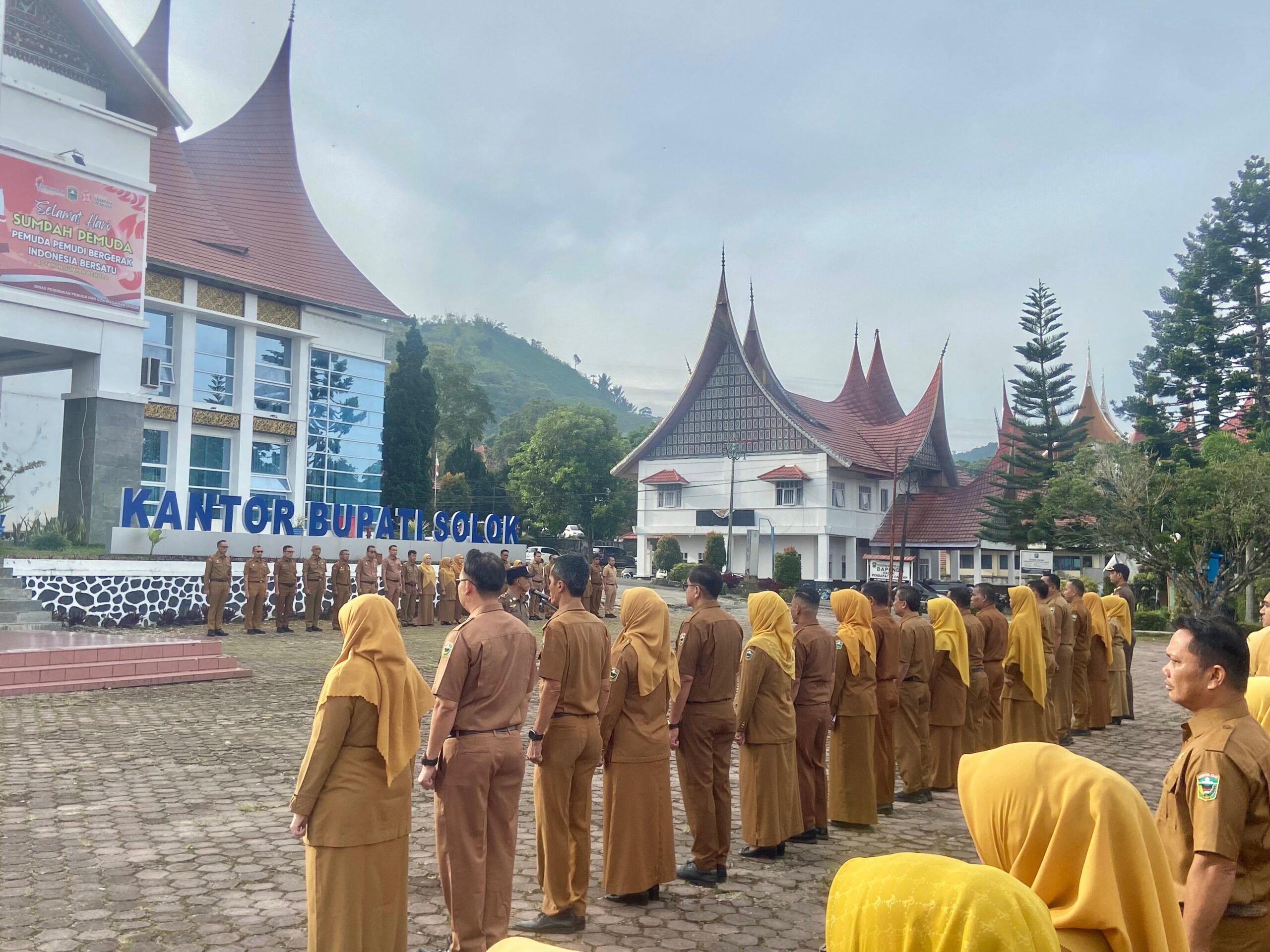 IMG 20260119 WA00091 scaled Profesionalisme ASN Jadi Sorotan, Ini Arahan Kasat Pol PP dan Damkar Kabupaten Solok saat Pimpin Apel Pagi