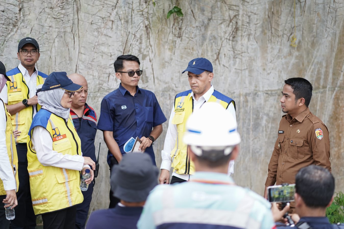 IMG 20260119 WA0010 Wali Kota dan Wakil Wali Kota Solok Terima Kunjungan Survei Lapangan SPAM Perumda Air Minum Pincuran Gadang