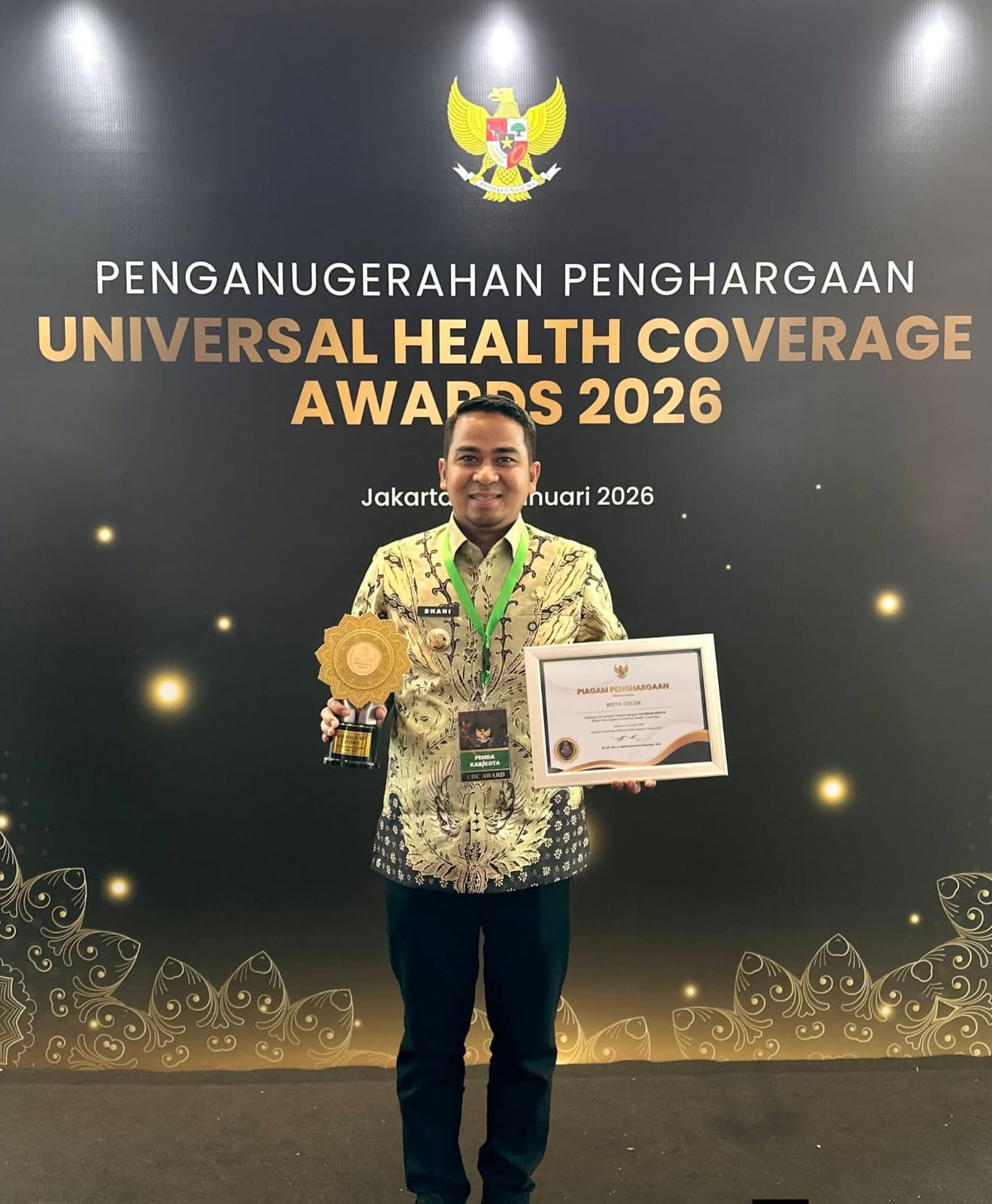 IMG 20260127 WA0004 Wali Kota Solok Terima Penghargaan Universal Health Coverage Awards 2026 Kategori Madya