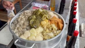 Siomay Siomay Ikan: Cara Membedakan Siomay Biasa dan Siomay Ikan Sapu-sapu