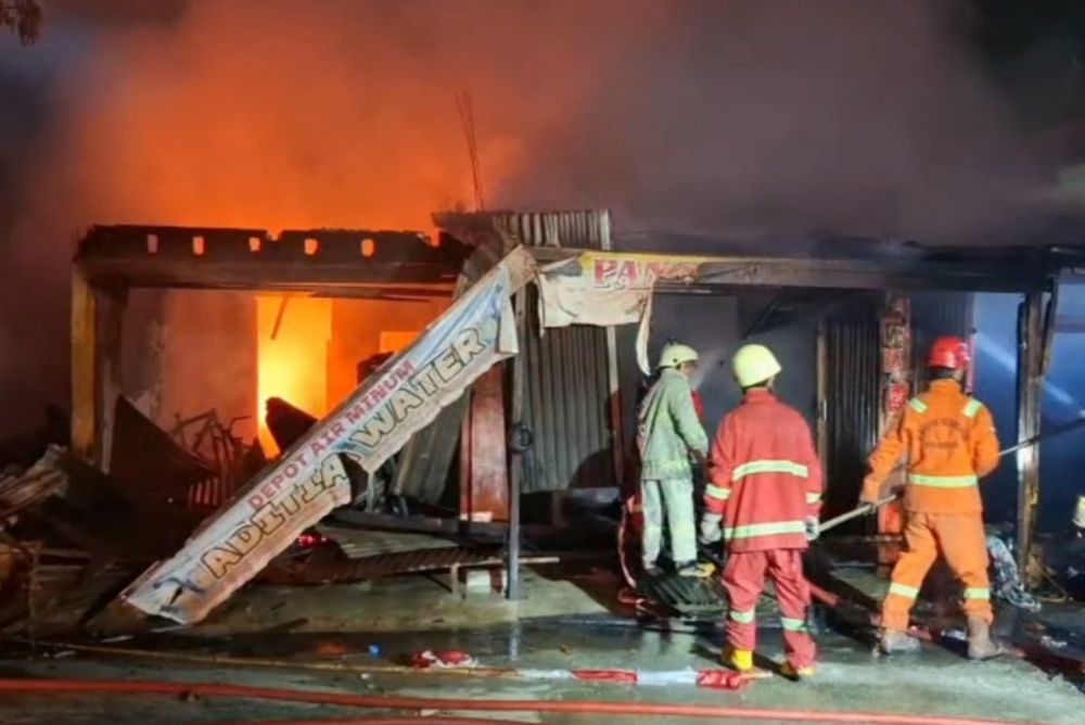 kasus-kebakaran-di-pekanbaru-masih kasus kebakaran di pekanbaru masih Kebakaran Pekanbaru Masih Tinggi, 247 Kasus Terjadi Sepanjang 2025