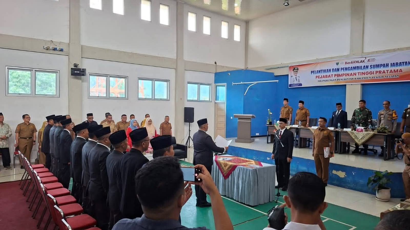 FB IMG 1770700031807 Bupati Hendrajoni Resmi Lantik 12 Pejabat Eselon II Pemkab Pesisir Selatan