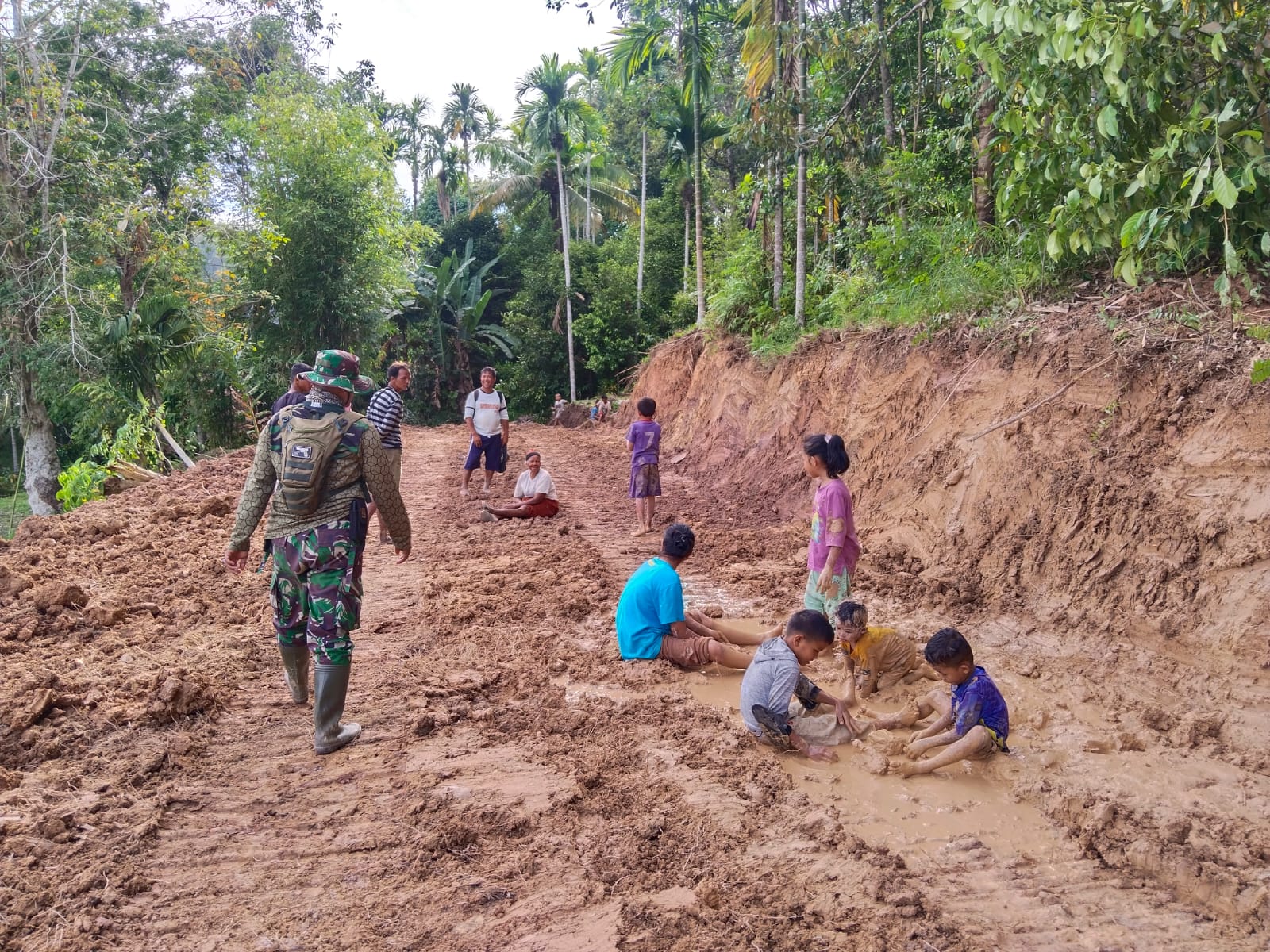 IMG 20260211 WA0003 TMMD Ke-127 Pesisir Selatan Wujudkan Impian 30 Tahun Warga, Jalan Kampung Bukit Tambun Tulang Dibuka