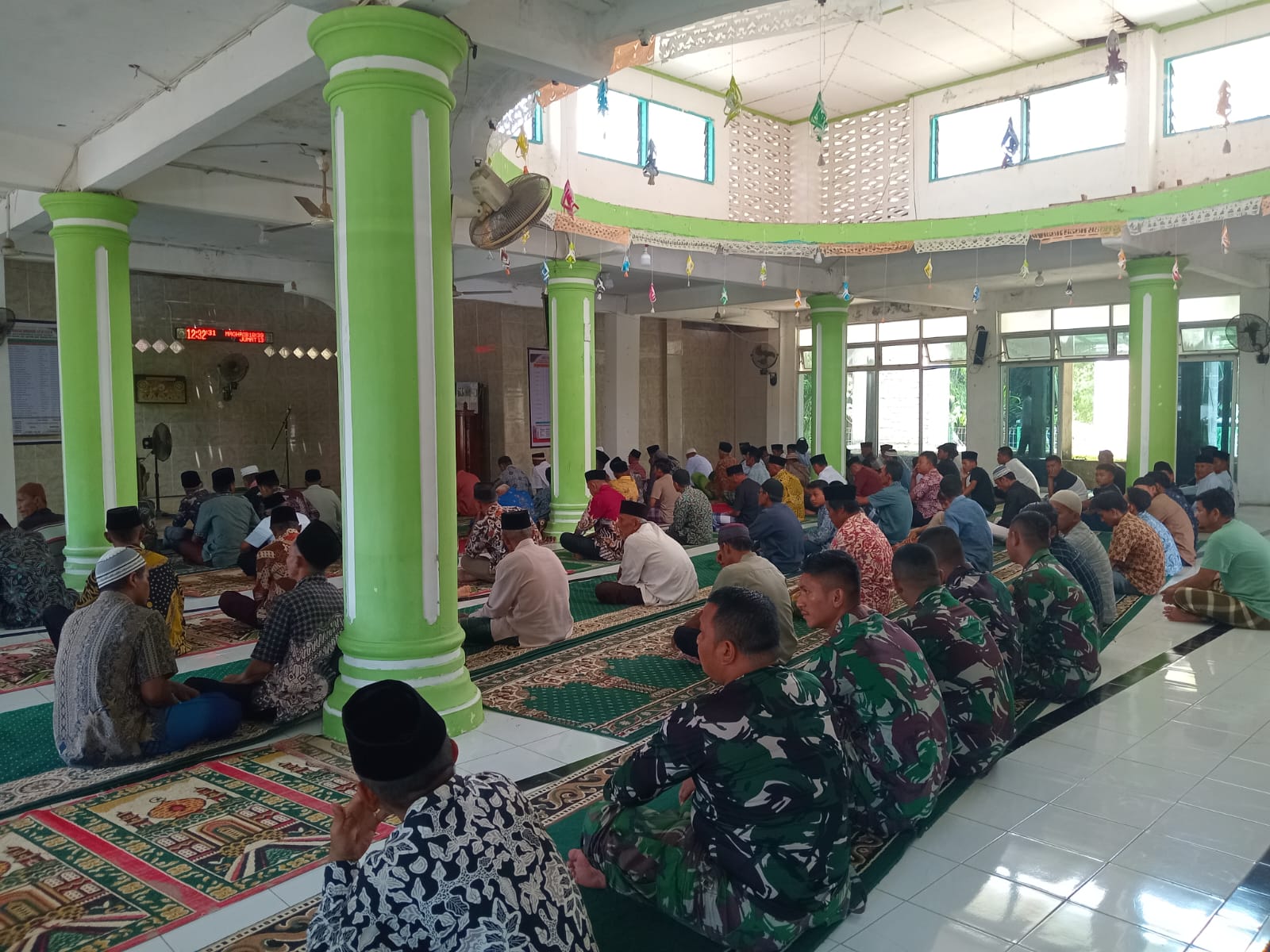IMG 20260213 WA0013 Satgas TMMD Ke-127 di Pesisir Selatan Sholat Jumat Bersama Warga, Perkuat Keimanan dan Silaturahmi 