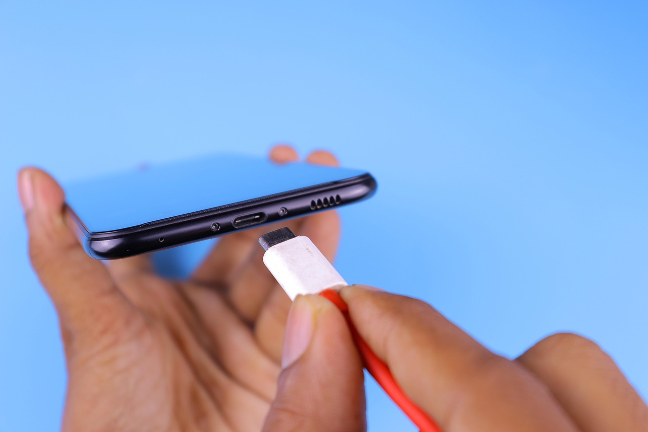 Ilustrasi hp Ilustrasi hp Tanpa Disadari! 90% Pengguna HP Lakukan 5 Kesalahan Ini yang Bikin Baterai Cepat Habis